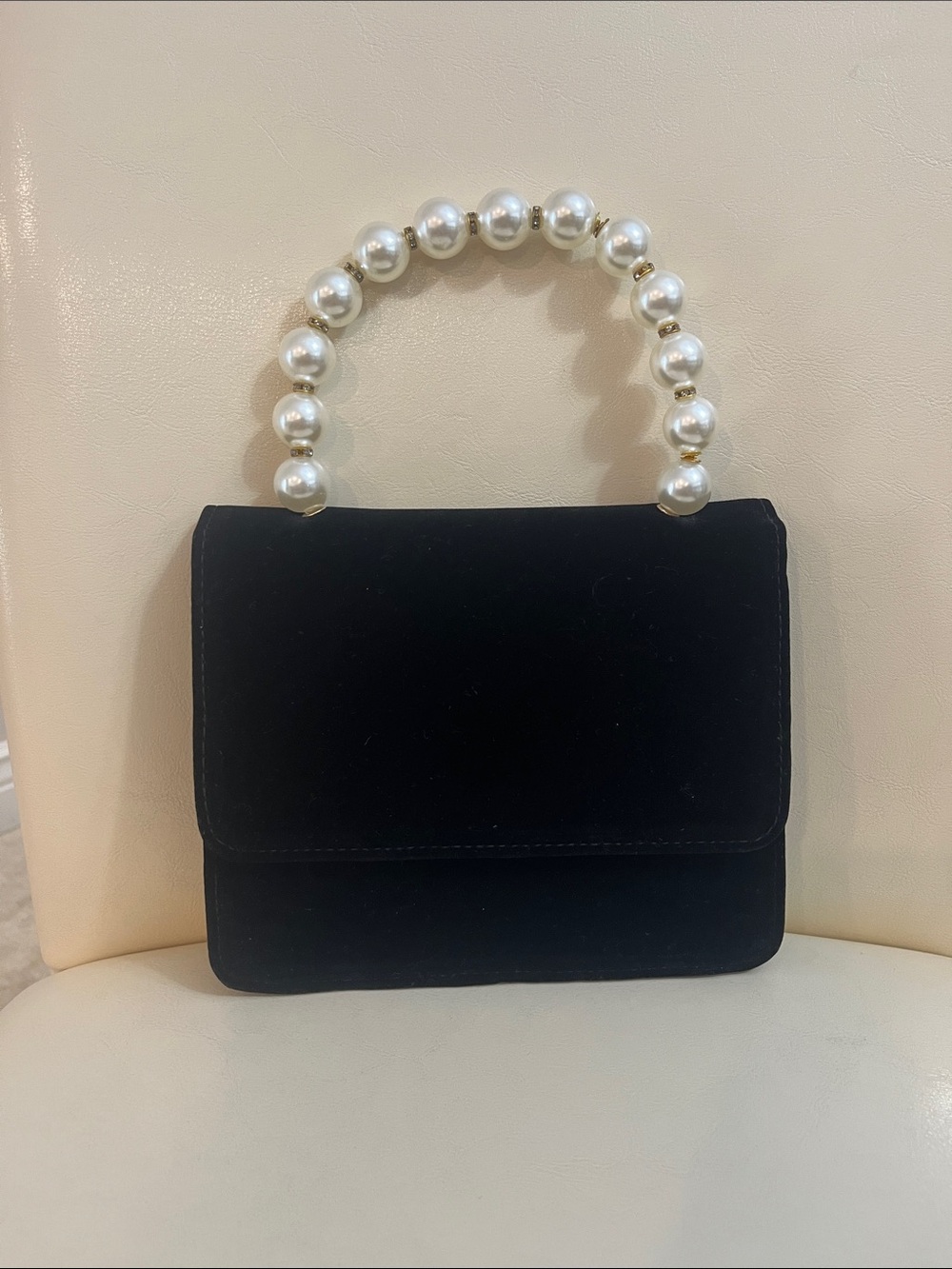 Elegant Black Pearl-Handle Handbag